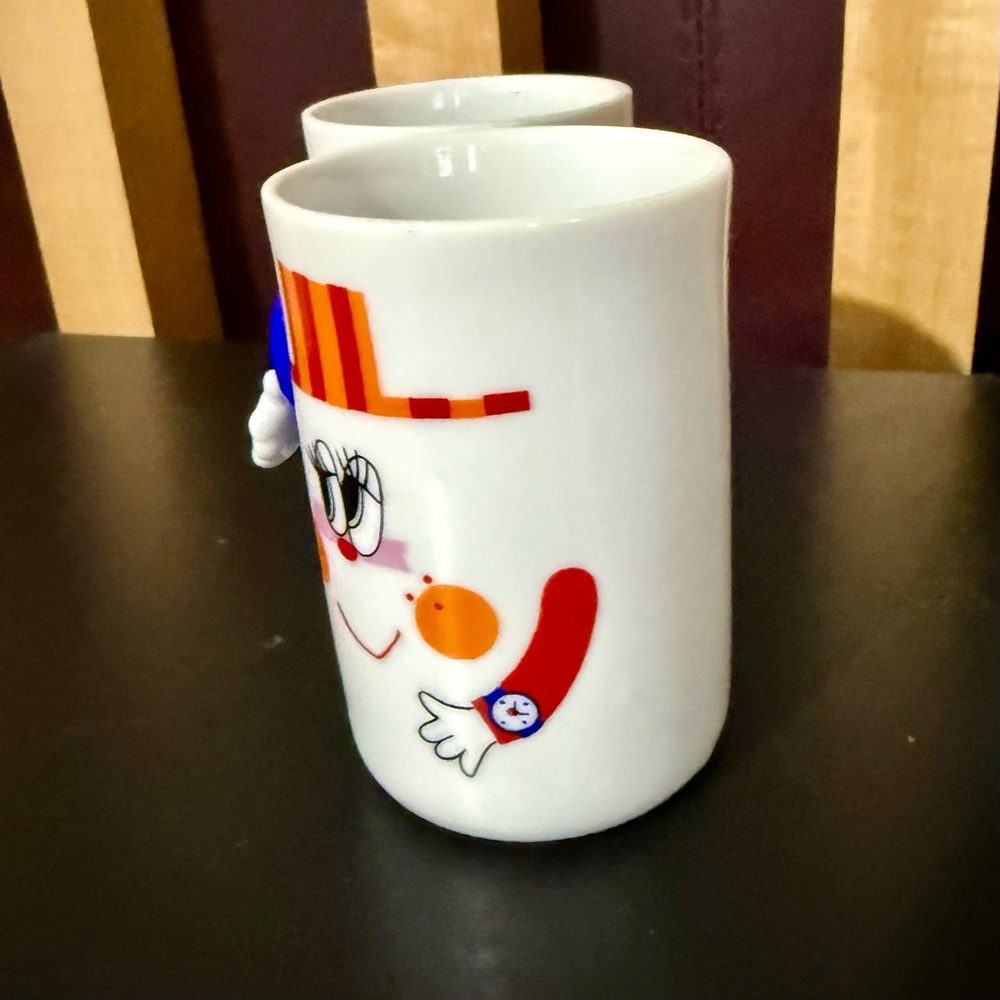 Whimsical Retro 70’s Kitchen Papel Mr & Mrs Interlocking Mugs - Picture 4 of 7